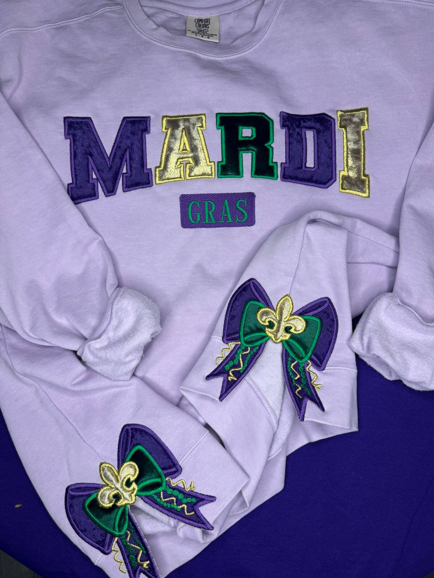 Mardi Gras Applique WITH side bows